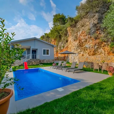 Goecek Deniz Manzarali Kiralik Villa Dalaman