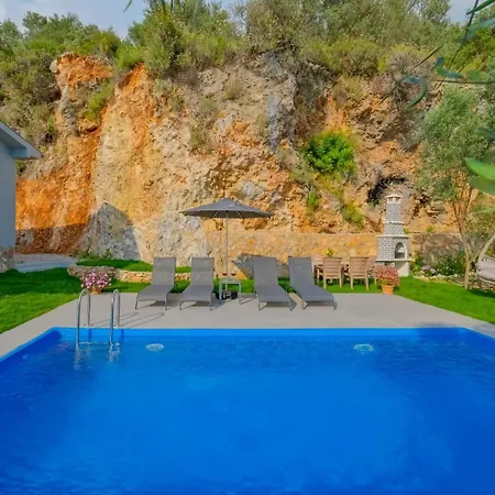 Goecek Deniz Manzarali Kiralik Villa *