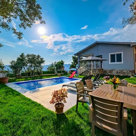 Goecek Deniz Manzarali Kiralik Villa *